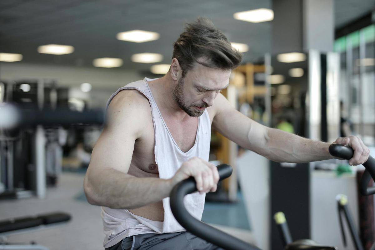 ilustrasi tubuh butuh istirahat meski rajin olahraga di gym (pexels.com/Andrea Piacquadio)