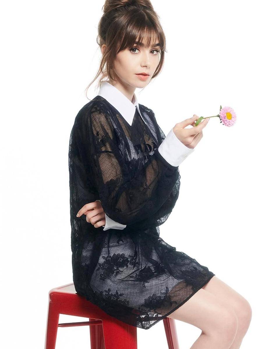 gaya rambut ala Lily Collins (instagram.com/lilyjcollins)