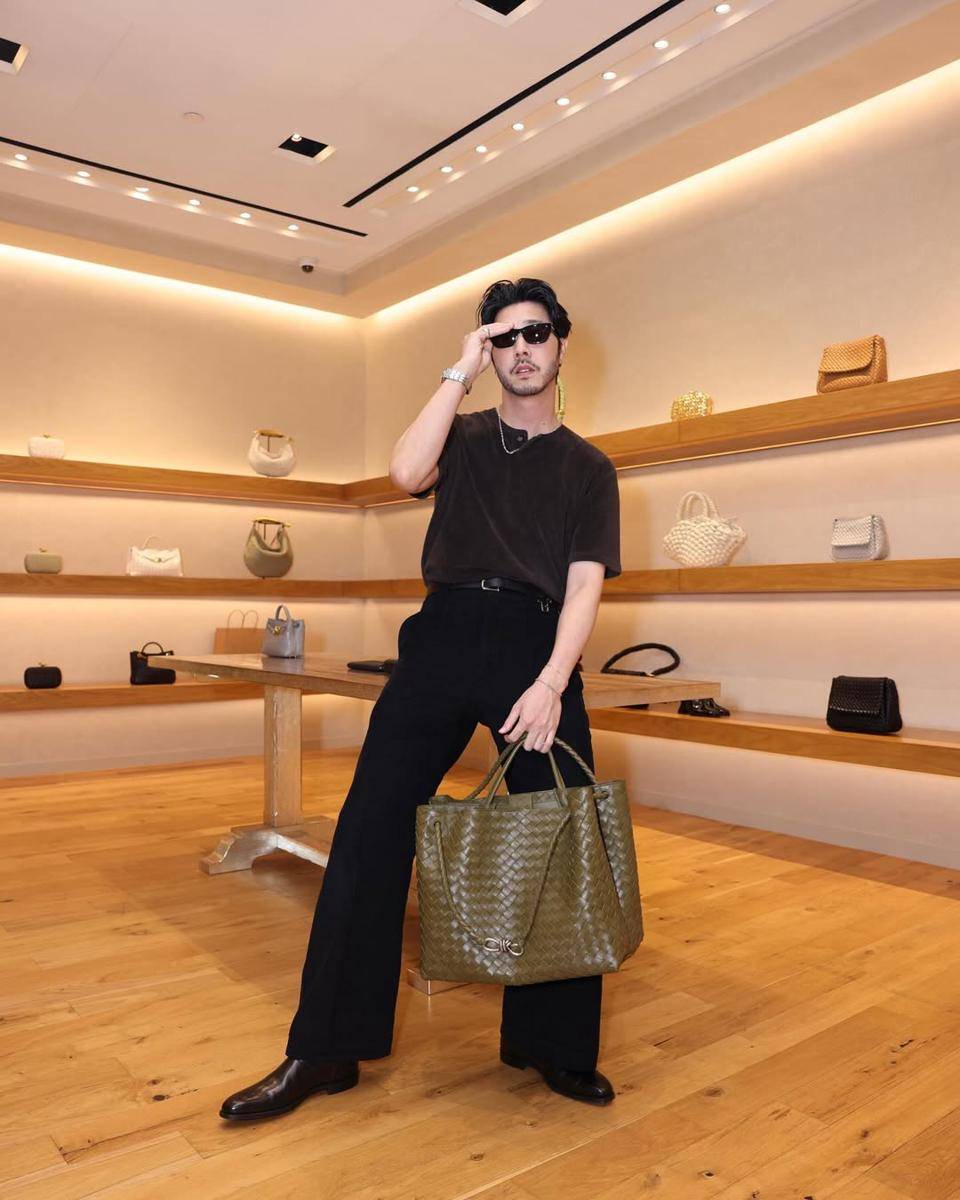 Outfit Kasual ala Bank Preedakorn