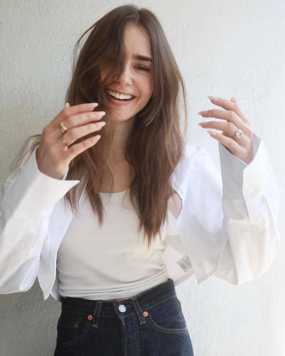 gaya rambut ala Lily Collins (instagram.com/lilyjcollins)