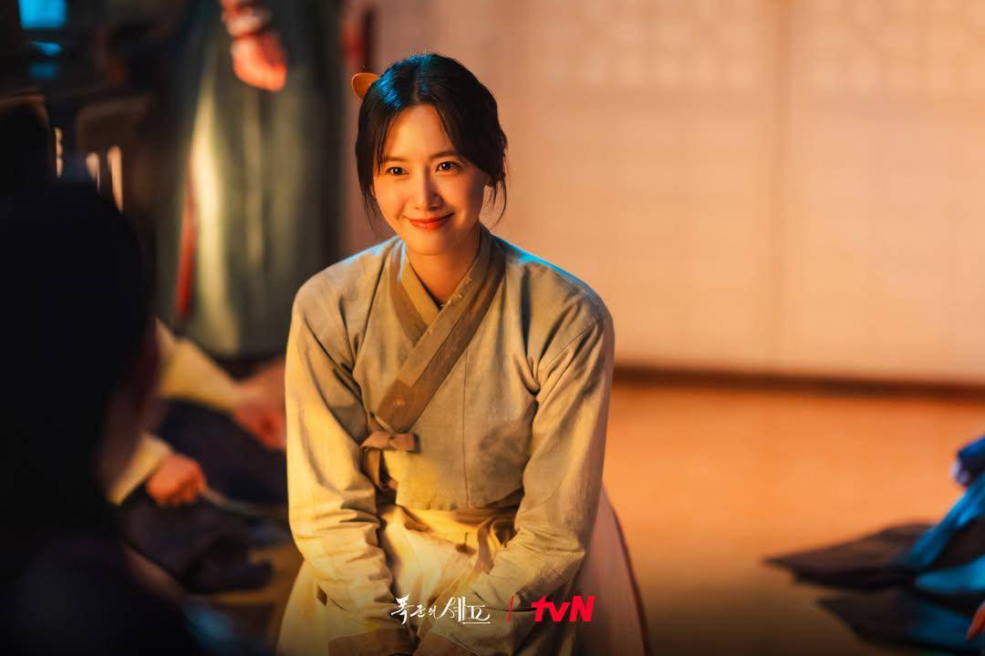 still cut drama Korea Bon Appétit, Your Majesty (instagram.com/tvn_drama)