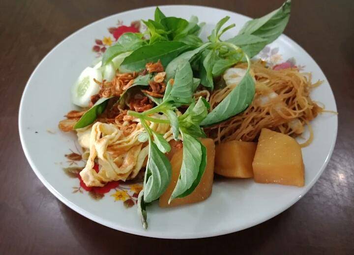 Nasi Uduk Ketupat Sayur Encim Sukaria, Tangerang (google.com/maps/William Giovanni)