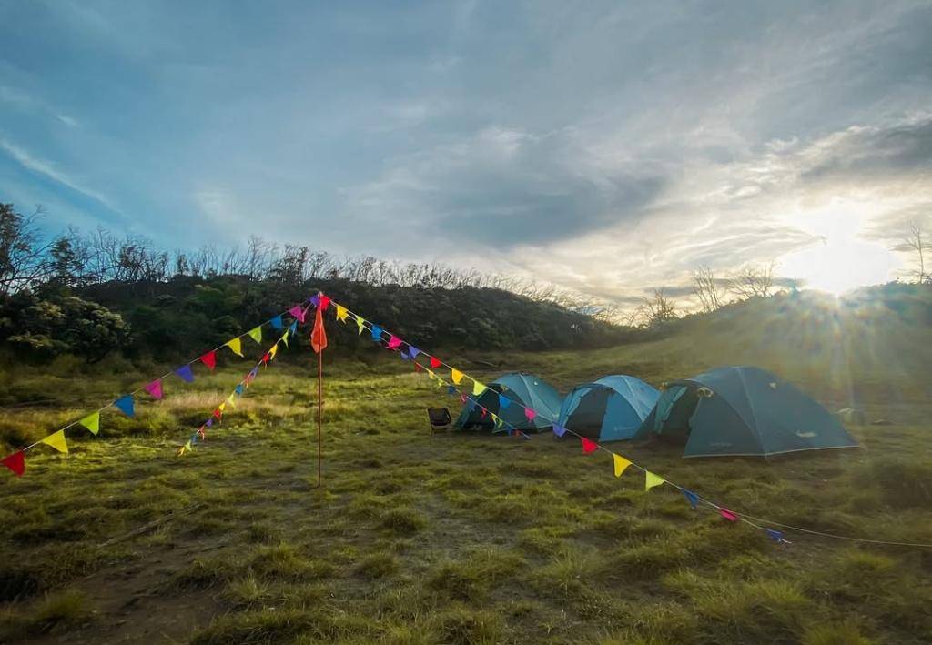 ilustrasi spot kemping di Gunung Ciremai 