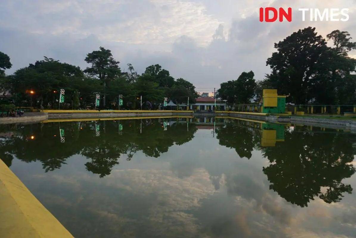 Suasana Taman Sri Deli yang kini sepi (IDN Times/Doni Hermawan)