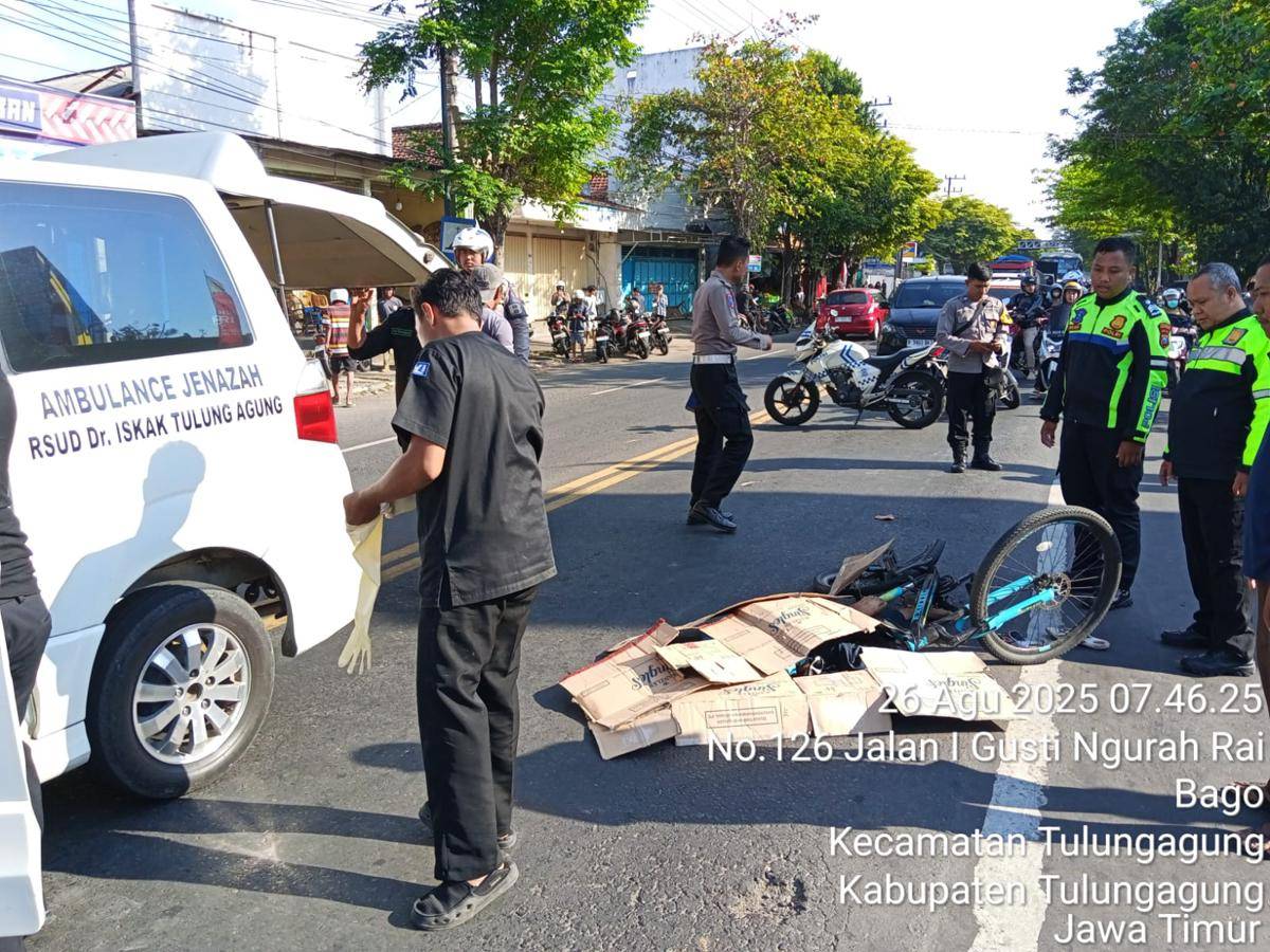 Jenazah korban kecelakaan di Tulungagung. IDN Times/ istimewa