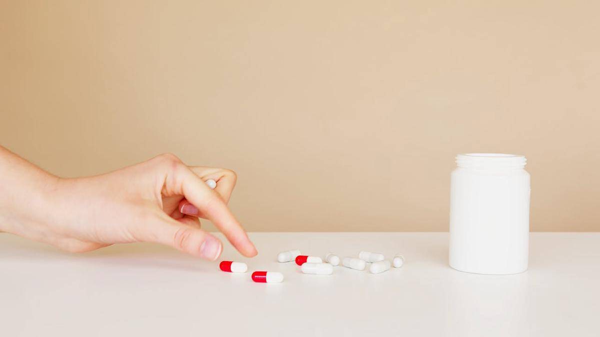 ilustrasi obat (pexels.com/Artem Podrez)