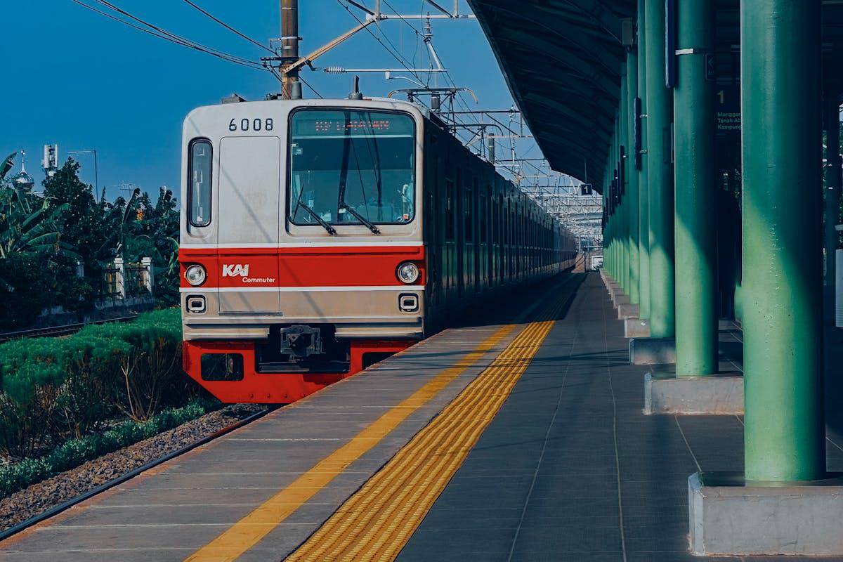 ilustrasi KRL Jabodetabek (pexels.com/Ceha Rabbani)