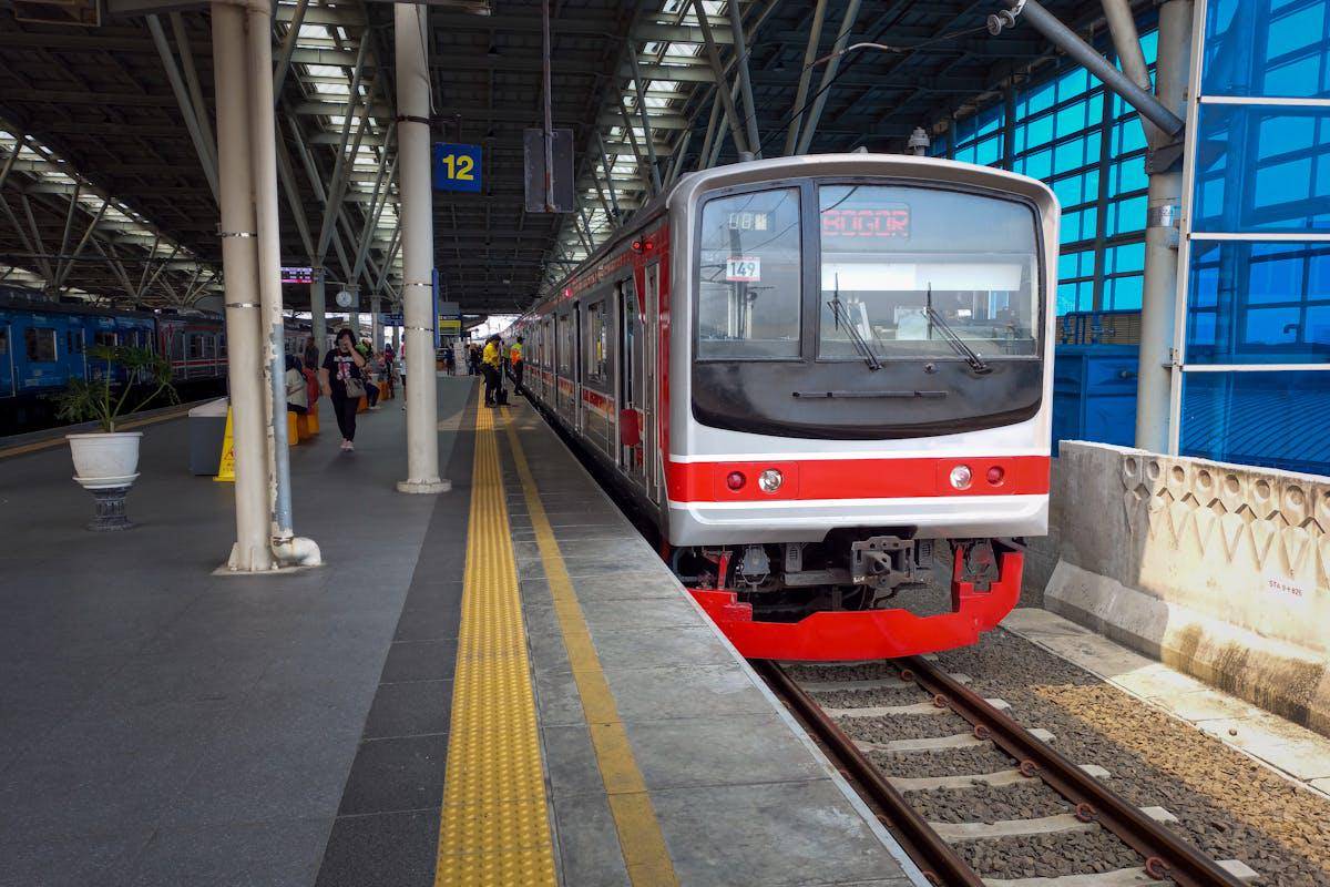 ilustrasi KRL Jabodetabek (pexels.com/Didin Rachmawan N)