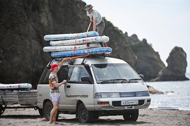 ilustrasi travelling bareng teman (pexels.com/Dmitrii Eremin)