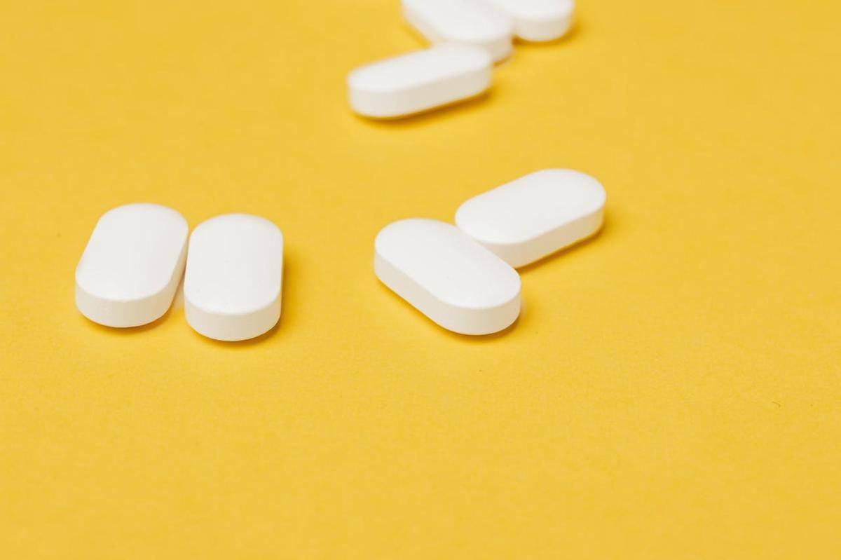 ilustrasi obat (pexels.com/Photo By: Kaboompics.com)