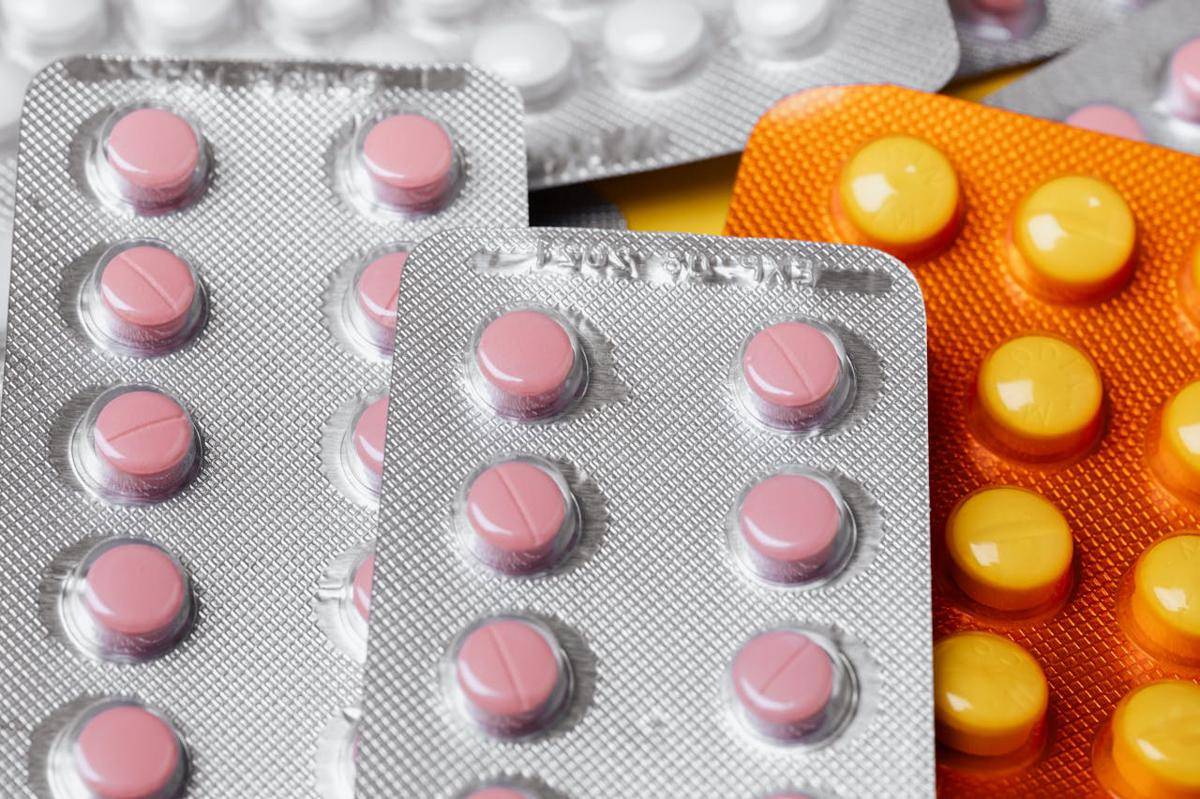 ilustrasi obat (pexels.com/Photo By: Kaboompics.com)
