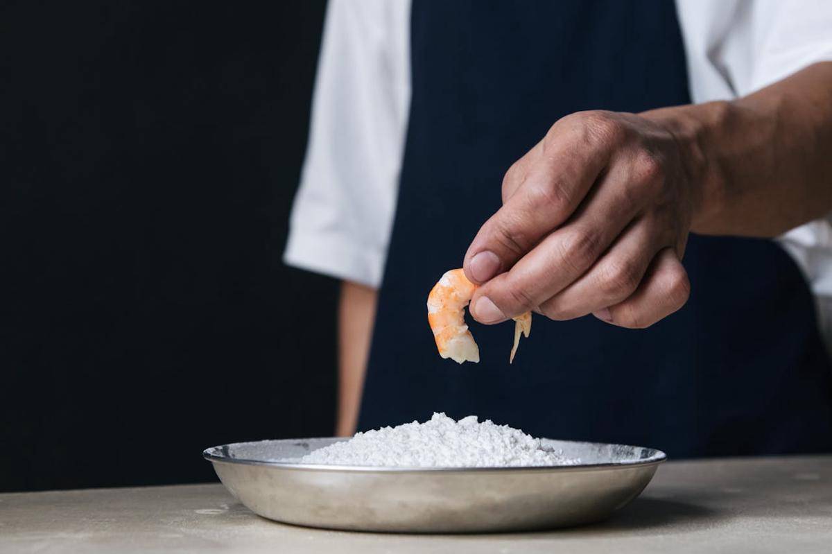 ilustrasi memasak udang
