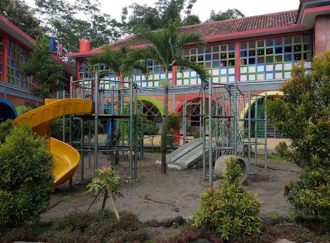 Biaya KB-TK IT Nurul Islam, Dekat dengan Alam! (Gmaps/TPA KB TK IT Nurul Islam)
