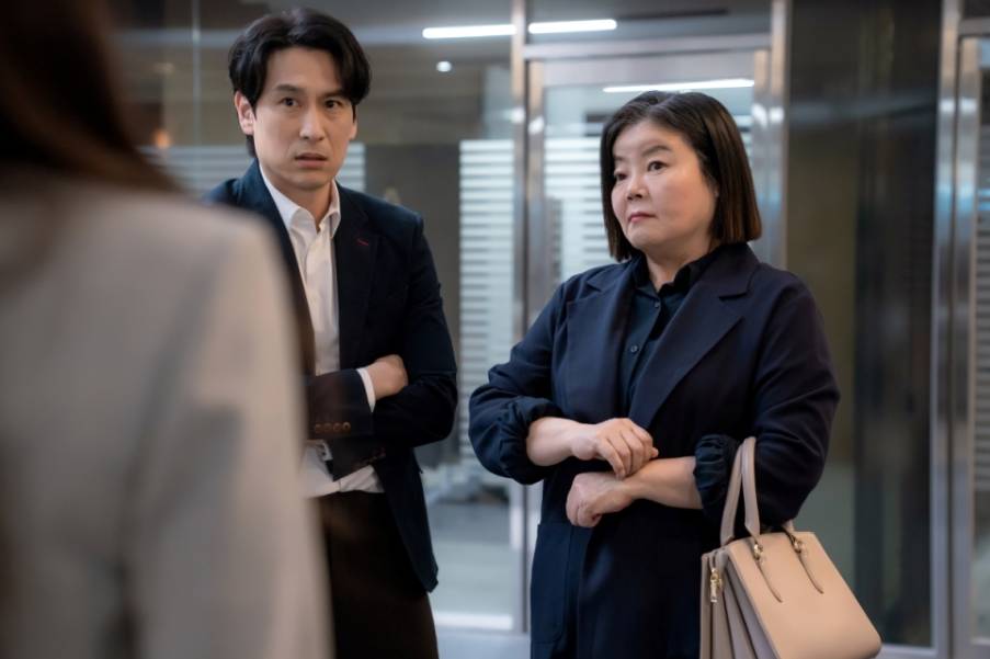 cuplikan drama Korea Beyond the Bar