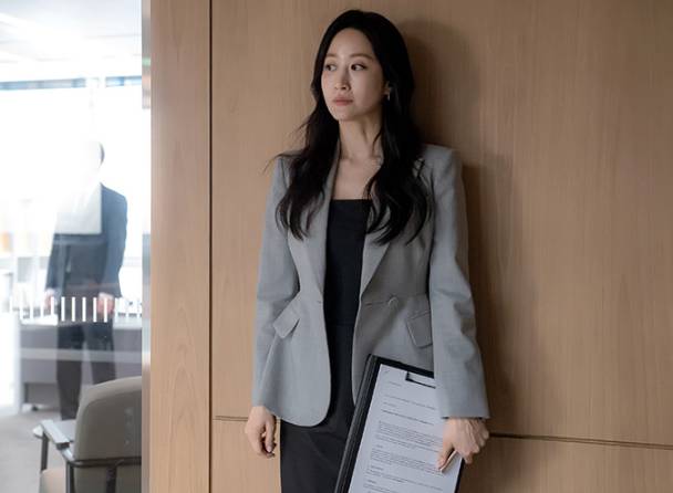 still cut drama Korea Beyond the Bar