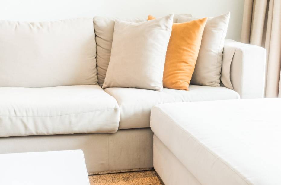 ilustrasi sofa dengan material katun