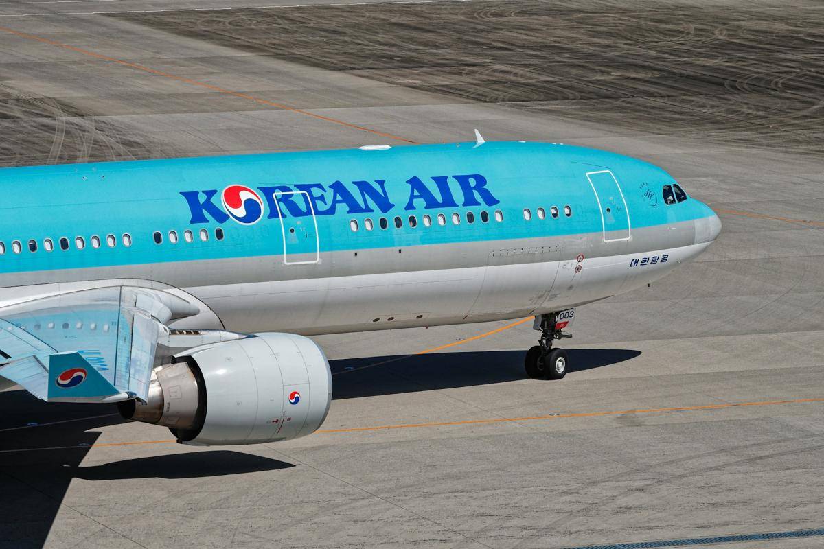 Pesawat maskapai Korean Air. (unsplash.com/miyatankun)