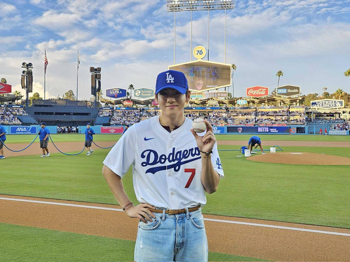 V BTS di LA Dodgers