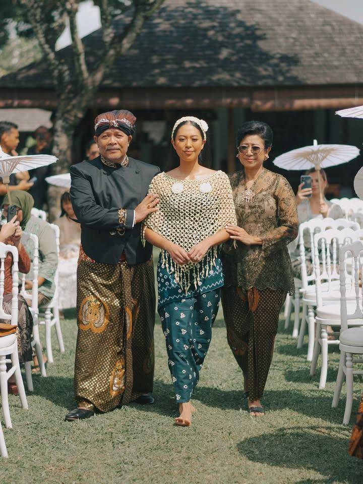 Potret Siraman Maria Rahajeng Jelang Menikah