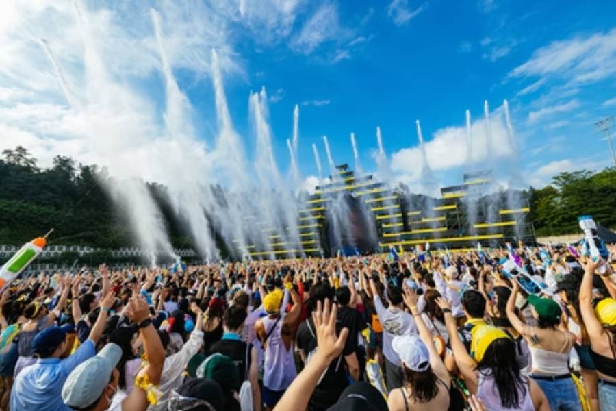 Potret keseruan WATERBOMB Festival