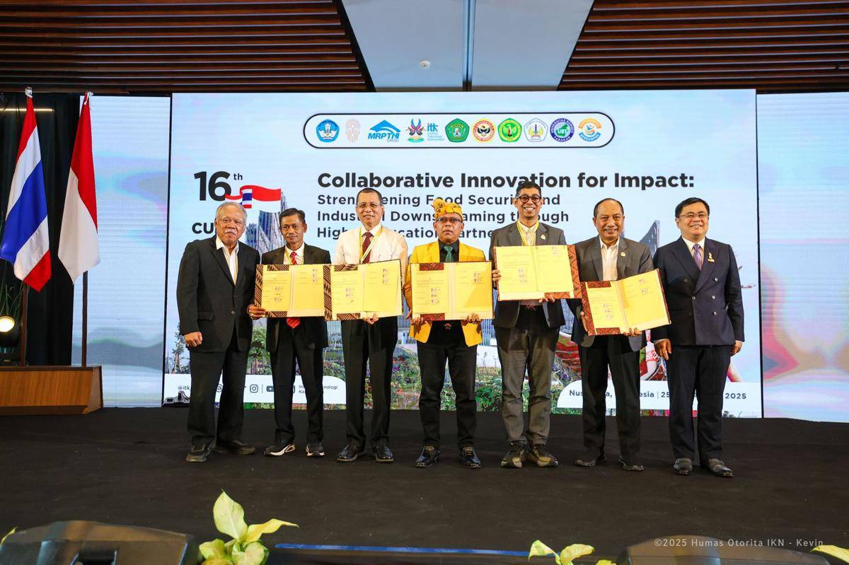 Kepala Otorita IKN,  Basuki Hadimuljono bersama perwakilan Council of University Presidents of Thailand (CUPT) dan Conference of Rectors of Indonesian State Universities (CRISU) pada penandatanganan MoU.