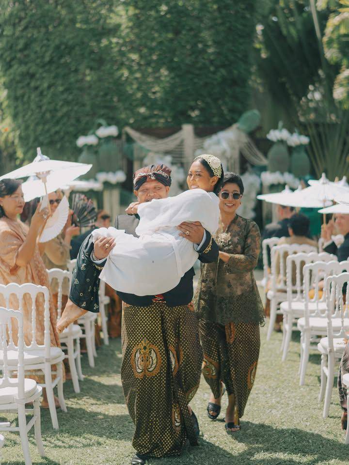 Potret Siraman Maria Rahajeng Jelang Menikah