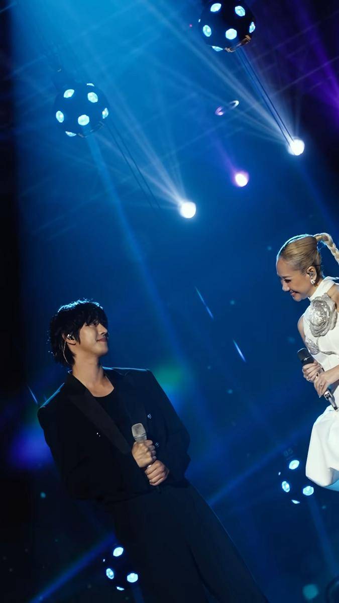 Potret Ahn Hyo Seop dan BCL Duet, Nyanyi Selalu Ada di Nadimu