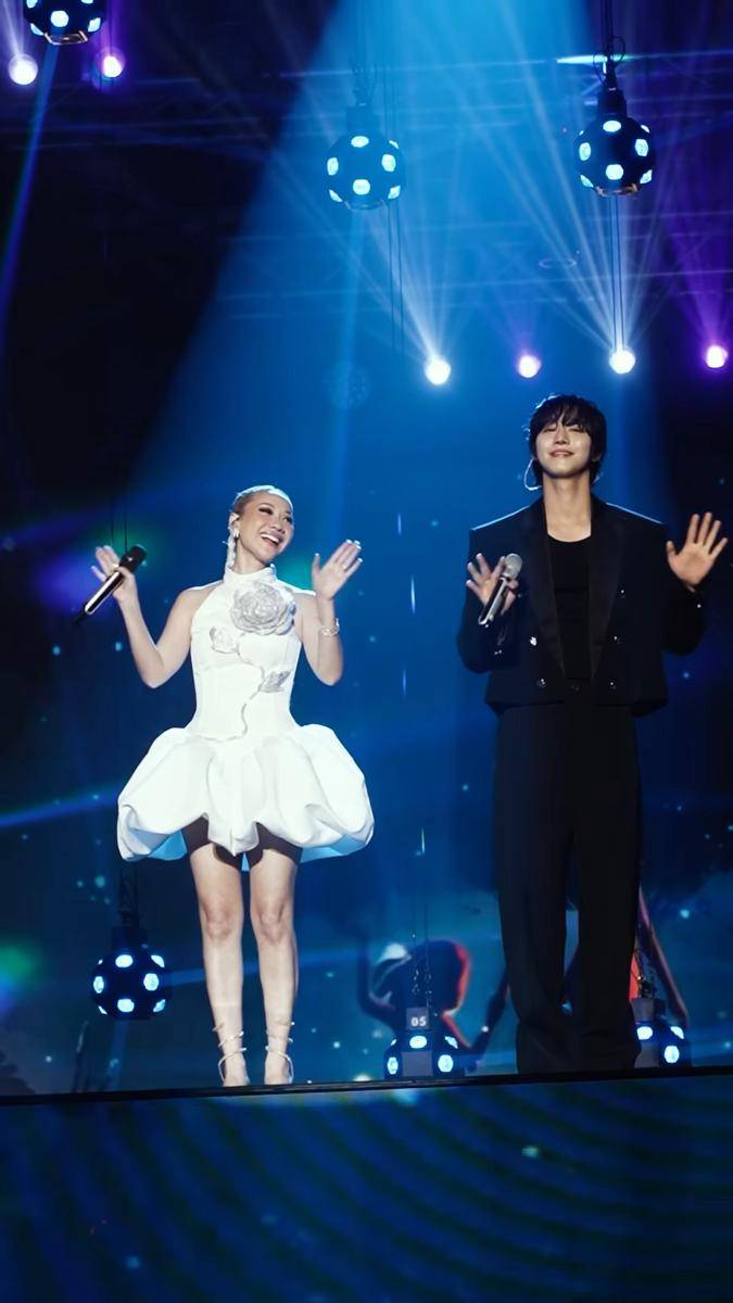 Potret Ahn Hyo Seop dan BCL Duet, Nyanyi Selalu Ada di Nadimu