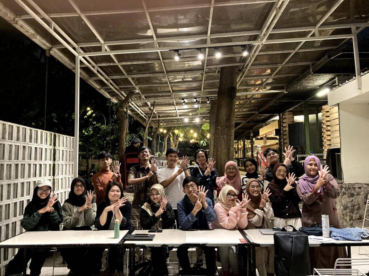 potret kegiatan penulis bersama komunitas Nyarita Bandung