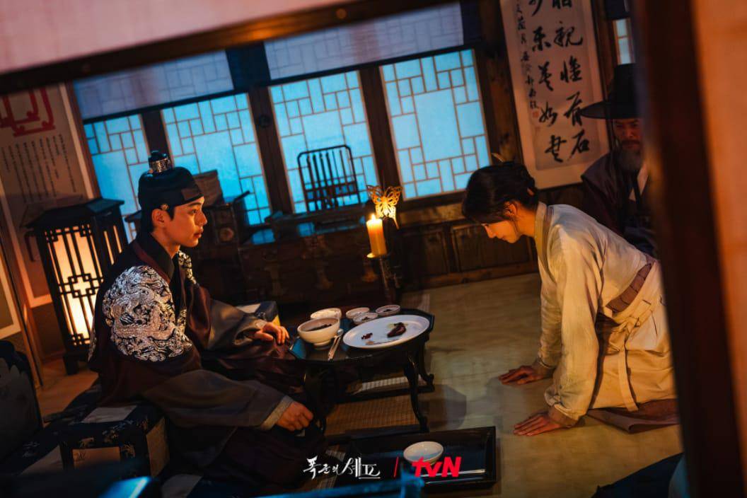 Lim Yoon A dan Lee Chae Min di KDrama Bon Appétit, Your Majesty (dok.tvN/Bon Appétit, Your Majesty)