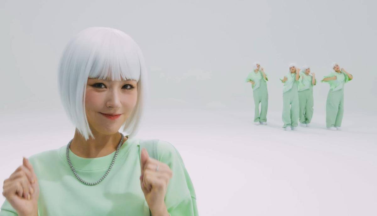 G-I(DLE) dalam video klip "Wife" (youtube.com/i-dle (아이들))