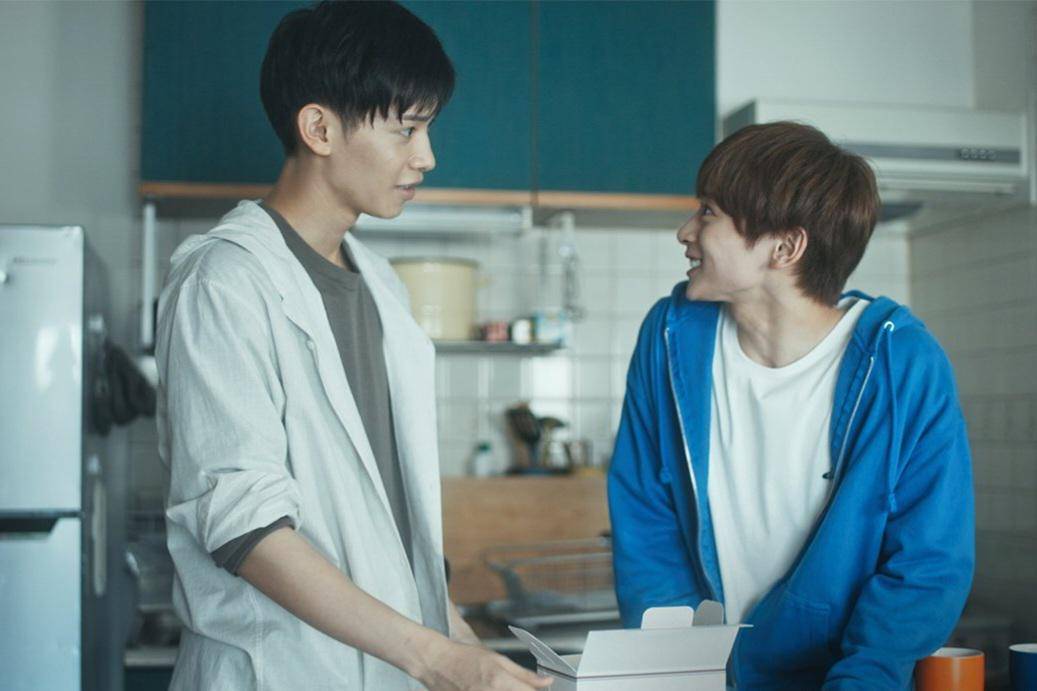 adegan dalam serial Living with Him
