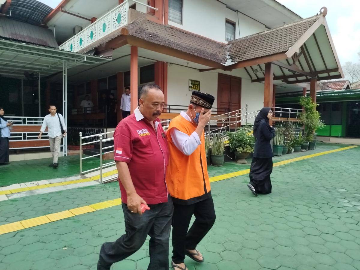 Terdakwa PB usai menjalani sidang di PN Malang. (IDN Times/Rizal Adhi Pratama)