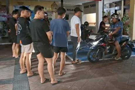 Polisi tangkap para pelaku konvoi tembakkan petasan ke warga. IDN Times/Istimewa.