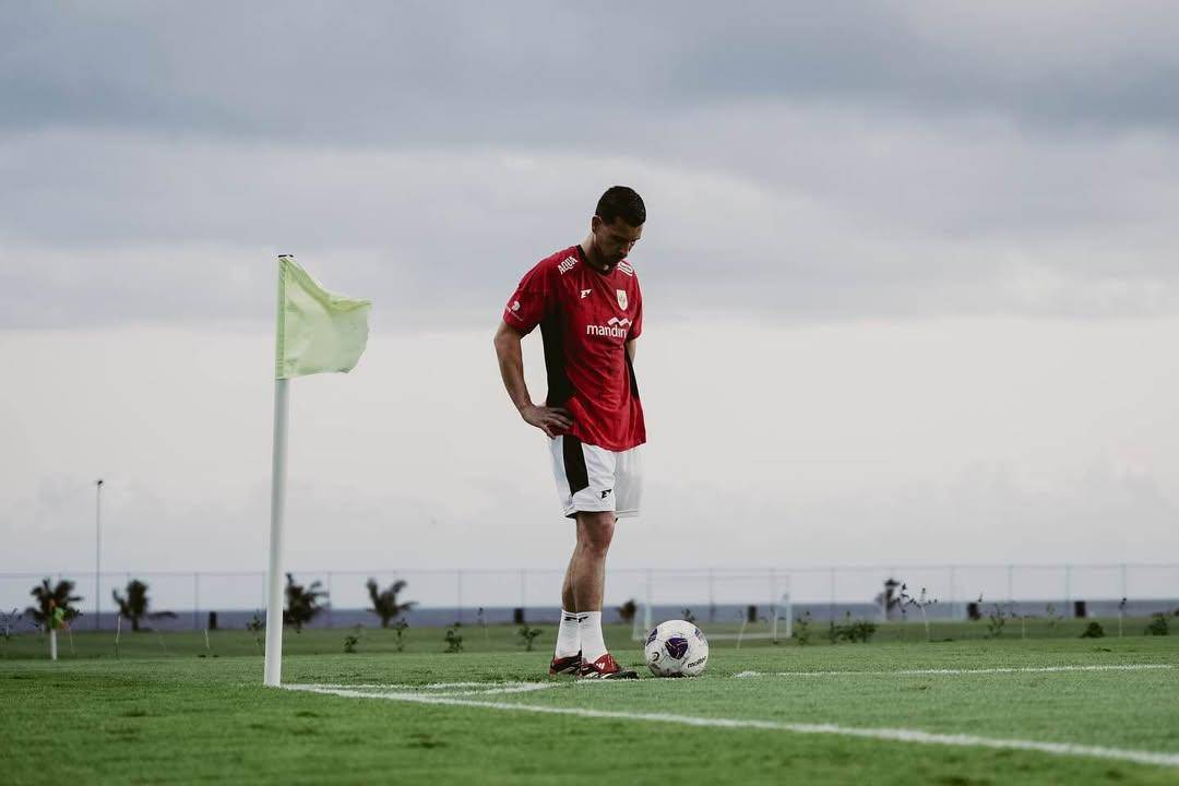 Thom Haye sedang berlatih bersama Timnas Indonesia (instagram.com/thomhaye)