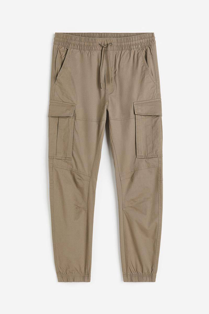 ilustrasi celana jogger (hm.com) 