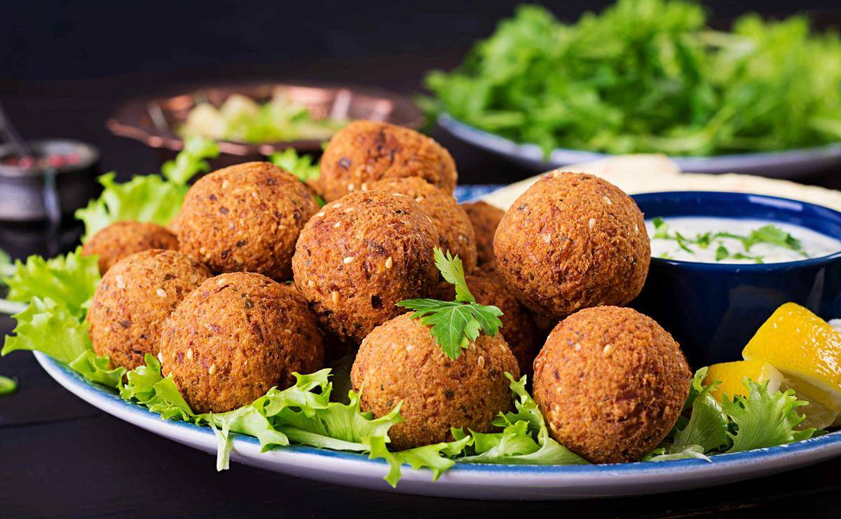 ilustrasi falafel (freepik.com/timolina)