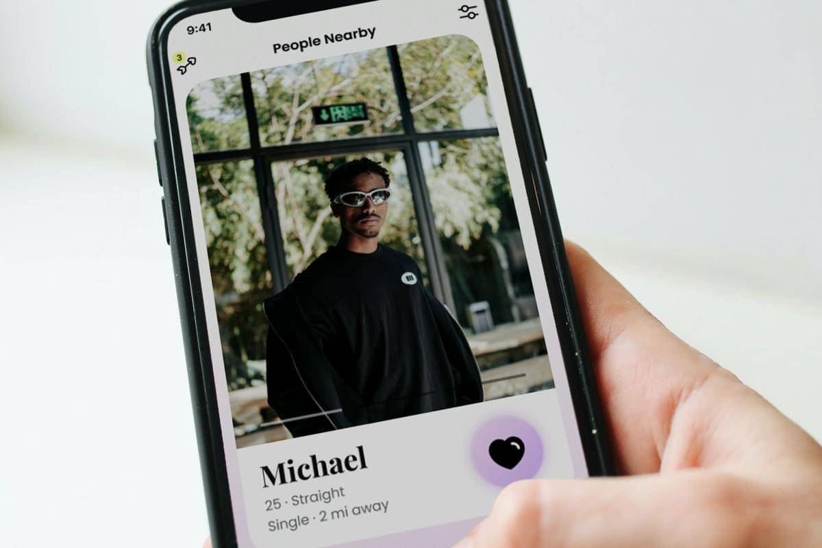 ilustrasi alasan orang pakai dating app (unsplash.com/Flure Bunny)