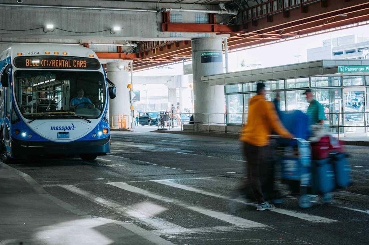 Ilustrasi shuttle bus bandara