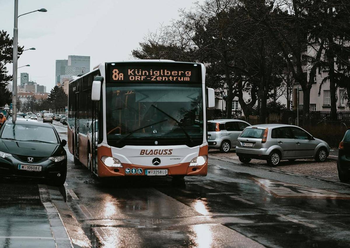 Ilustrasi shuttle bus bandara