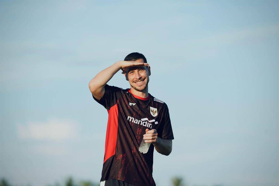 Thom Haye sedang berlatih bersama Timnas Indonesia (instagram.com/thomhaye)