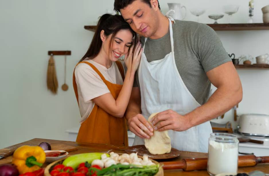 illustrasi pria memasak dengan pasangan (freepik.com/freepik)