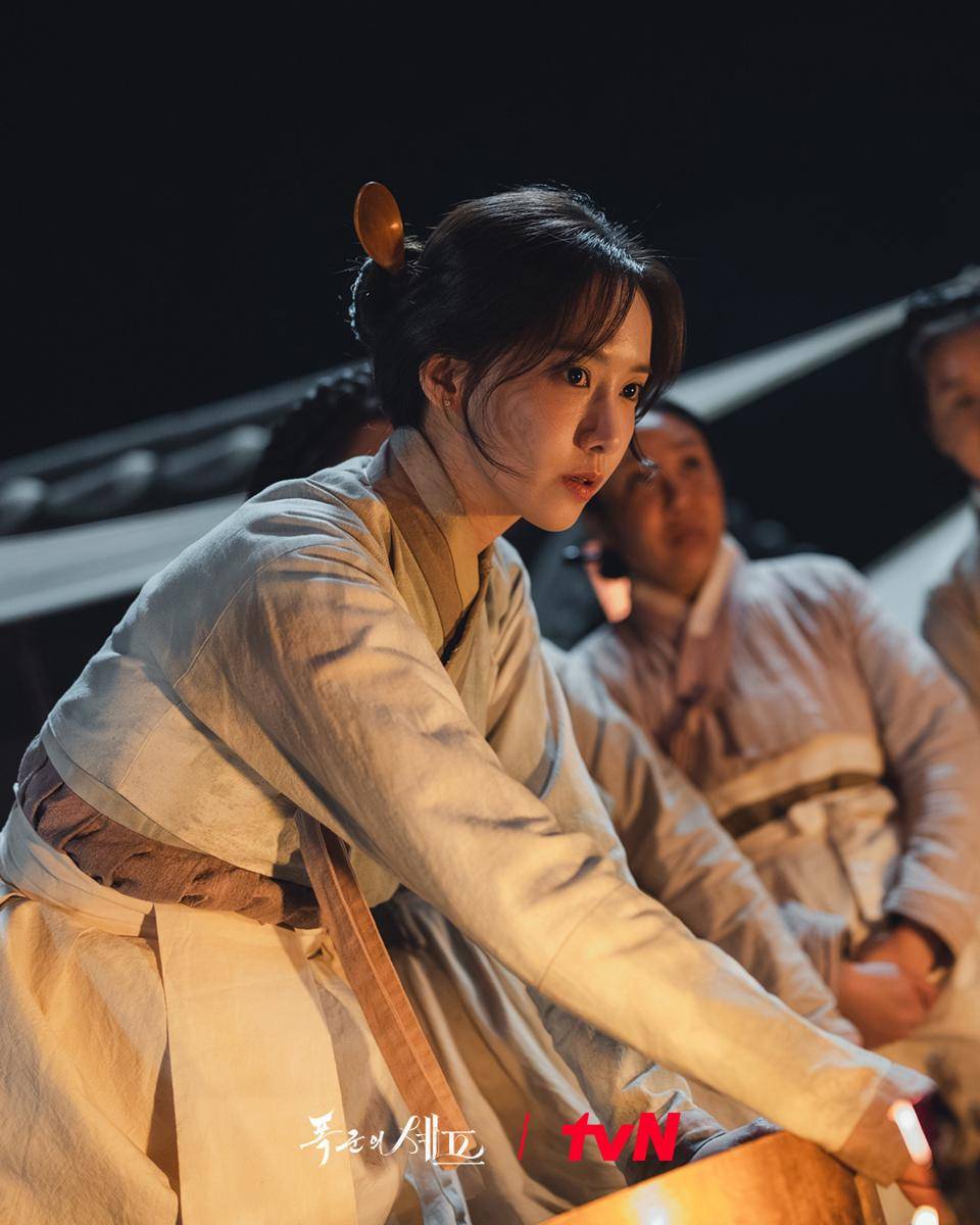 still cut drakor Bon Appetite, Your Majesty (instagram.com/tvn_drama)