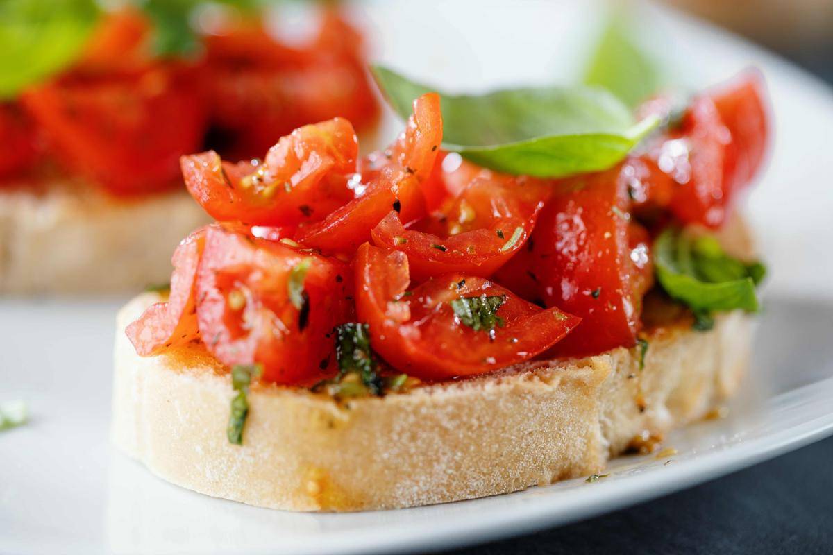 ilustrasi bruschetta (freepik.com/valeria_aksakova)