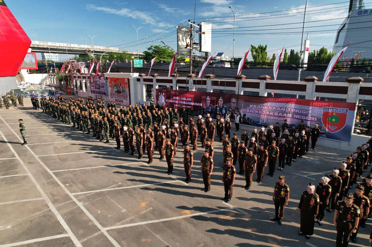 Kodam XIV/Hasanuddin mengerahkan personel TNI untuk memperkuat kejaksaan di Sulawesi Selatan dan Sulaweai Tenggara. (Dok. Kejati Sulsel)