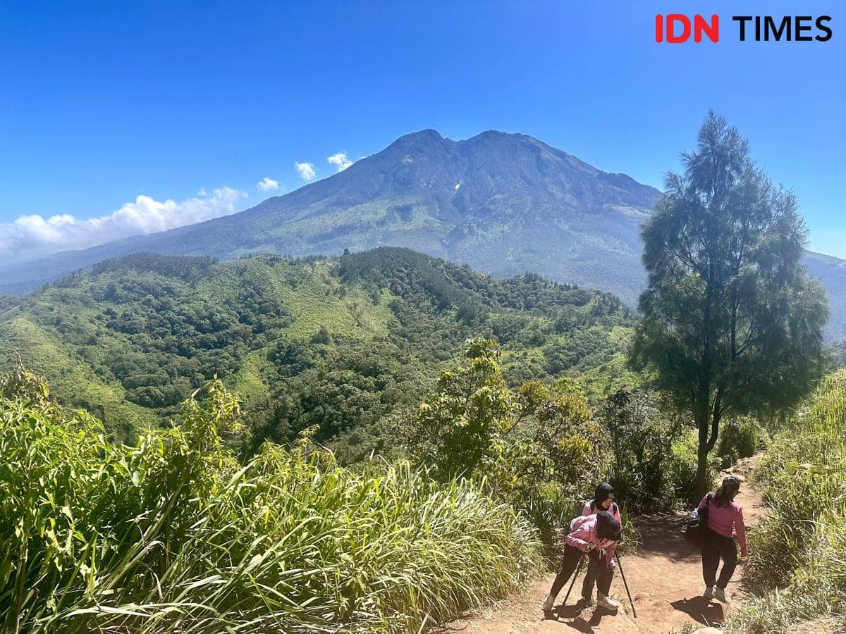Potret pendaki mendaki gunung