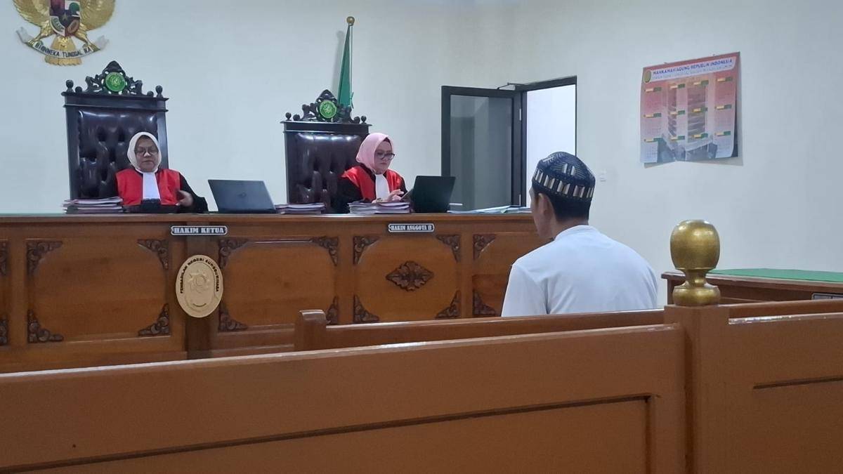 Jibril, terdakwa pembunuhan wanita hamil di Gowa, usai menjalani sidang di PN Sungguminasa, Selasa (26/8/2025)/Istimewa