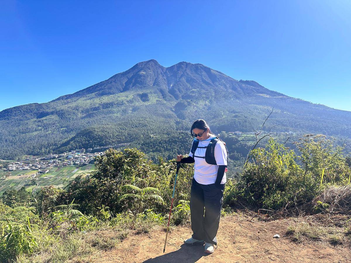 Potret pendaki mendaki gunung  