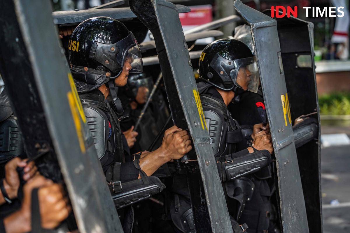 POLISI_1.jpg