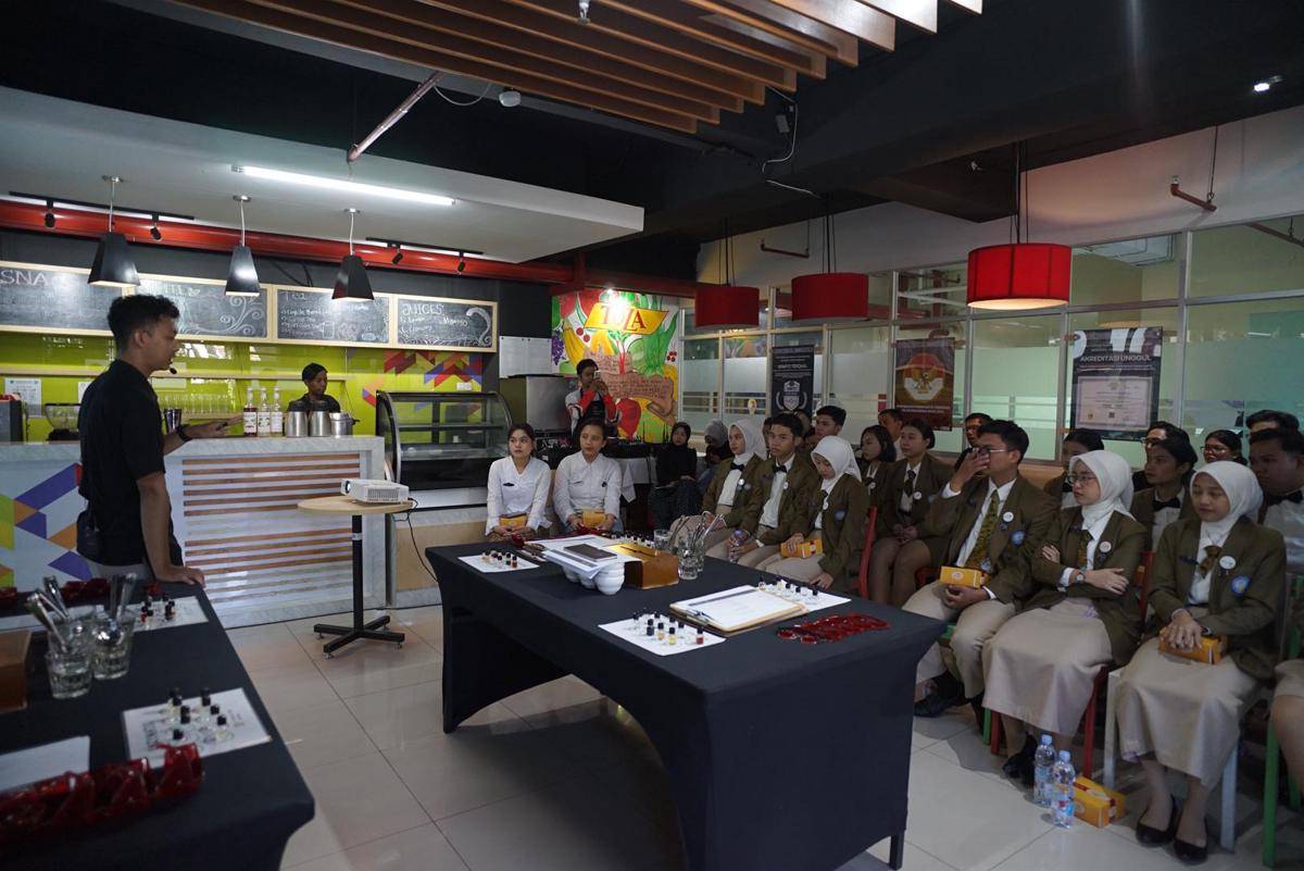 Genjot Ekonomi, 600 Mahasiswa Bandung Ikut Program Kreator TikTok Shop (IDN Times/istimewa)